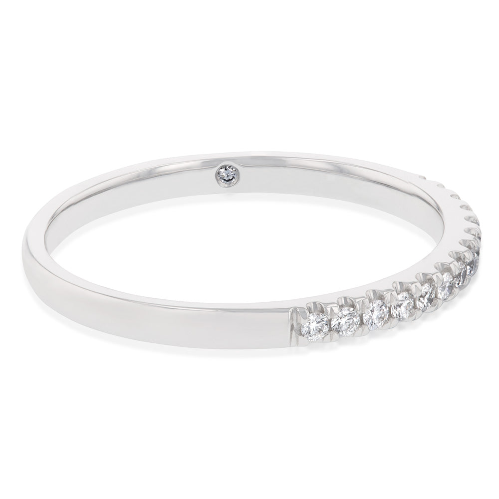 Exquisite Platinum Claw Set Diamond Ring with Flawless Cut for Wedding, Eternity, or Everyday Wear