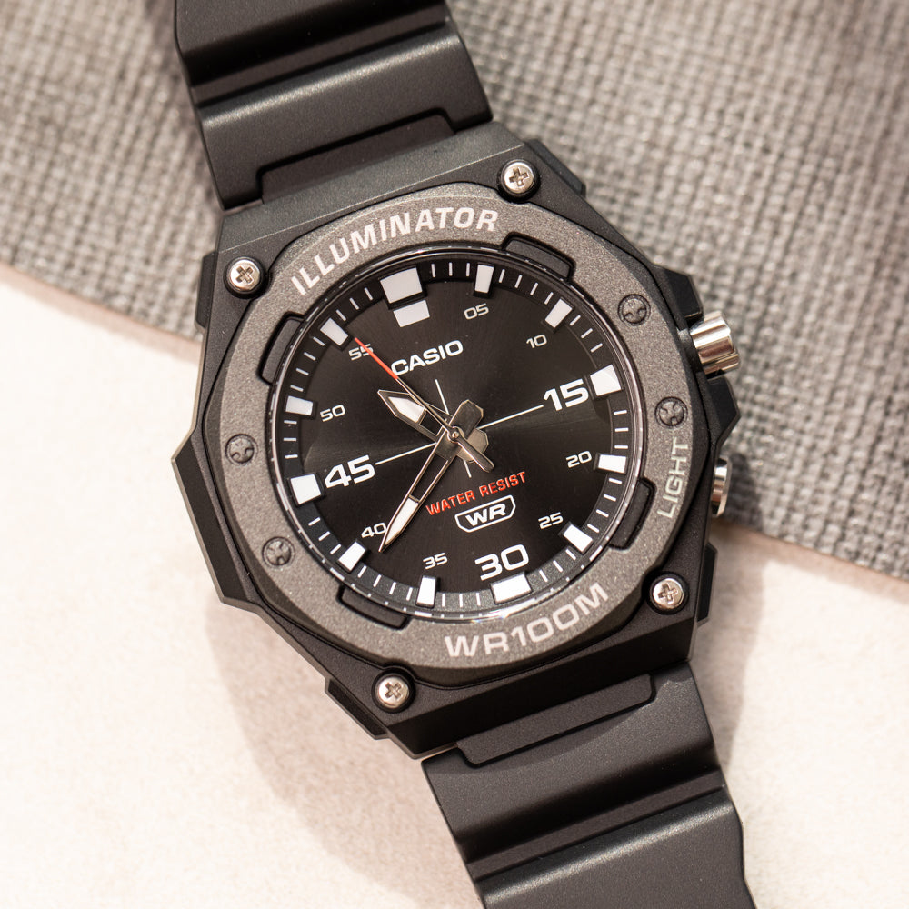 Casio Men's Analog MW620H-1A Watch with Stunning Design and Practical Features