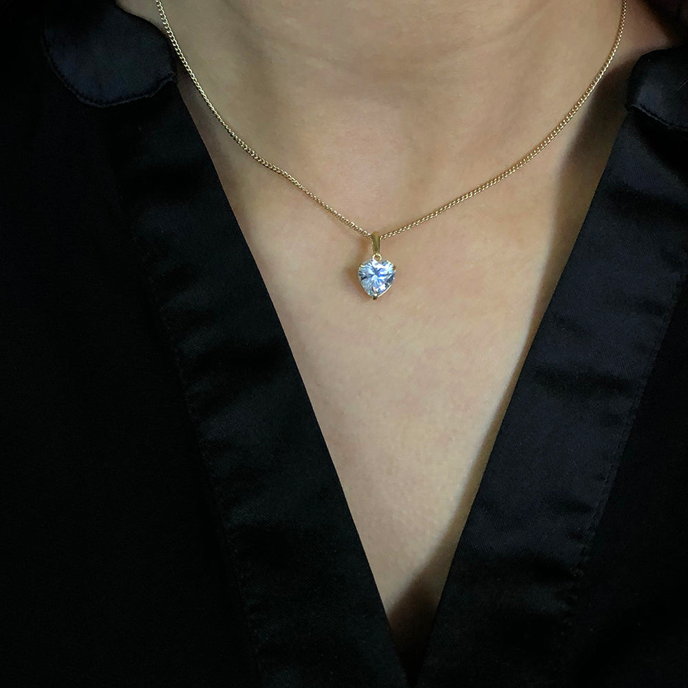 9-carat Yellow Gold Zirconia Heart-shaped Pendant for Symbolizing Love
