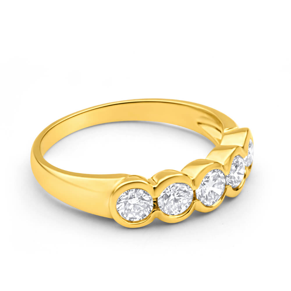 Exquisite 18ct Yellow Gold Ring Adorned with 1 Carat of Bezel - Set Diamonds