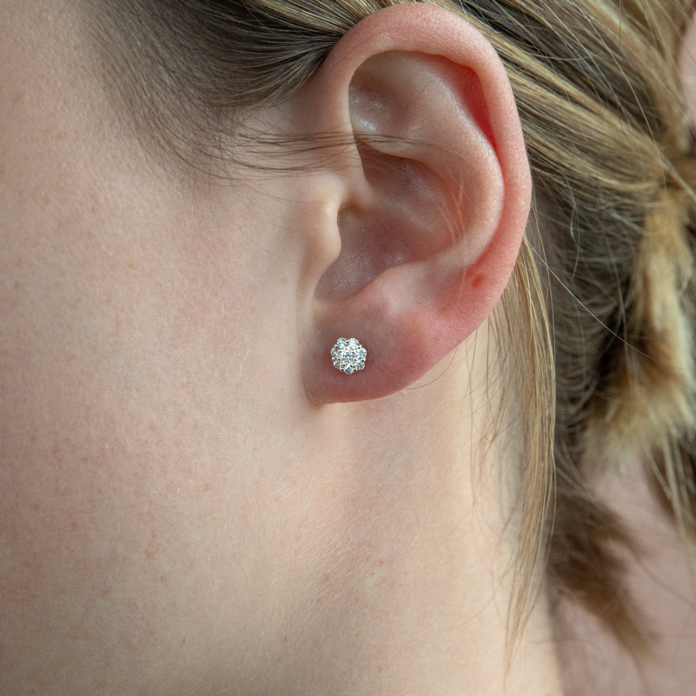 Exquisite 9ct White Gold Claw-set Flawless Cut Diamond Stud Earrings with a Total Weight of 35 - 39 Points