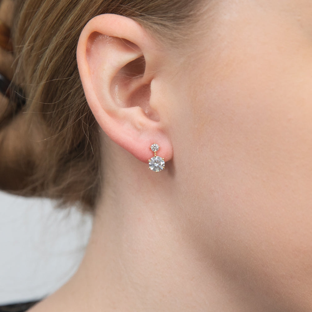 Gorgeous 9-carat Yellow Gold Twin Cubic Zirconia Drop Stud Earrings for Women