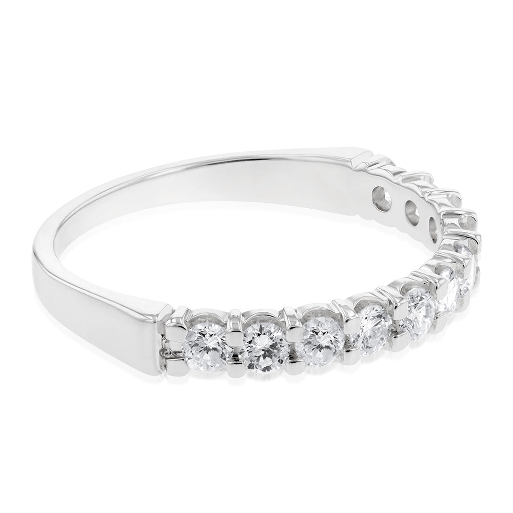Exquisite 18ct White Gold Ring Embellished with 1/2 Carat Sparkling Diamonds
