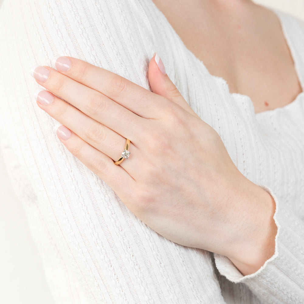 Exquisite 18ct Yellow Gold Single-Stone Ring Adorned with a 0.50 Carat Australian Brilliant Diamond