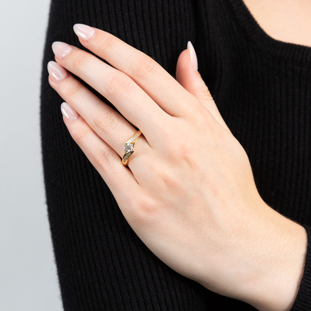 Exquisite 18 Carat Yellow and White Gold Diamond Engagement Ring
