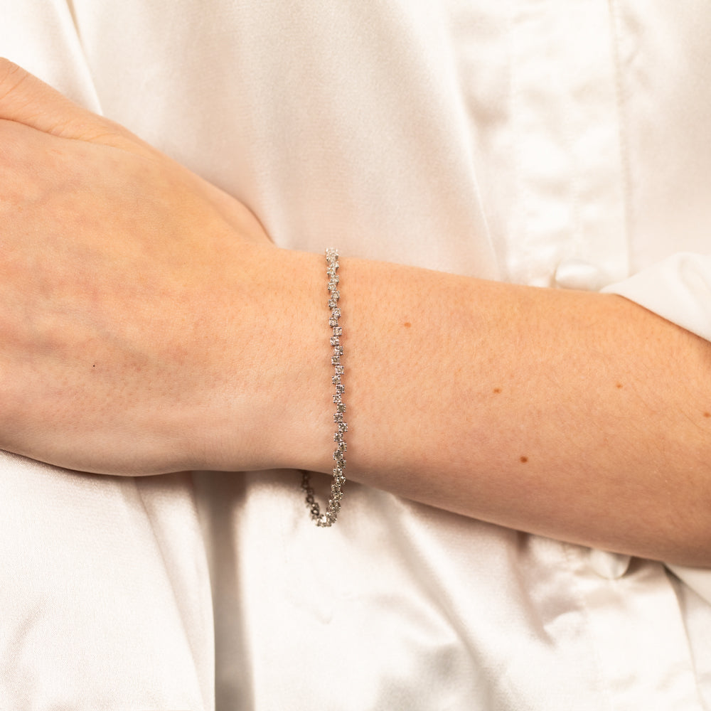 Exquisite 2-Carat Diamond Tennis Bracelet Crafted in 10ct White Gold