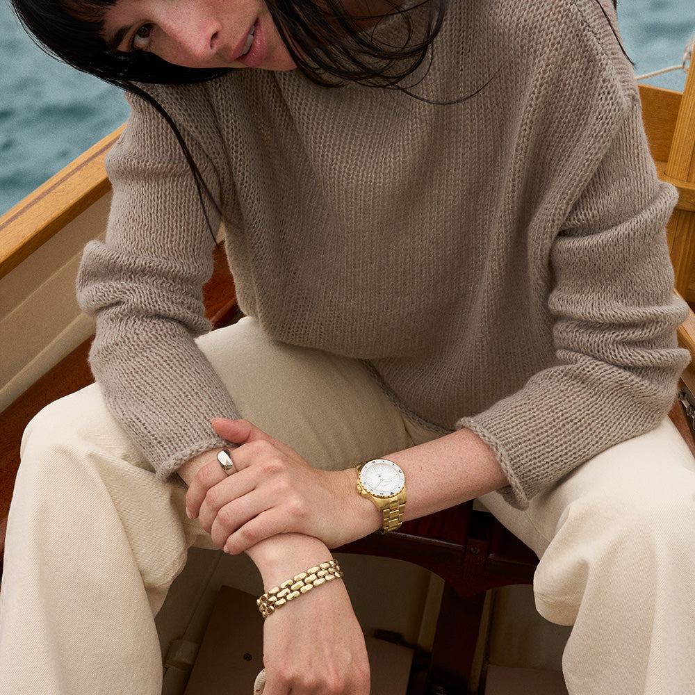 Fossil ES5350: Sophisticated Blue Watch with Gold - Tone Design