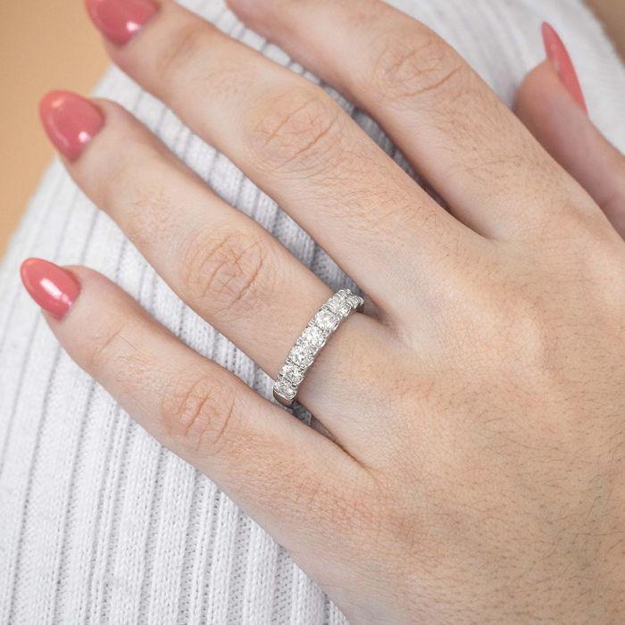 Exquisite Flawless Cut 1 Carat Platinum Diamond Eternity Band for Weddings and Everyday Wear