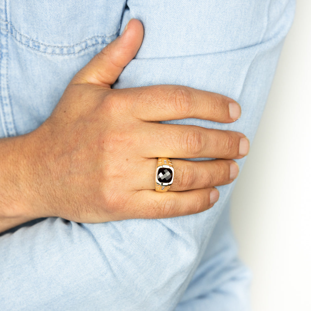 Stylish 9ct Yellow Gold Men's Ring Adorned with One Garnet and a Small Diamond