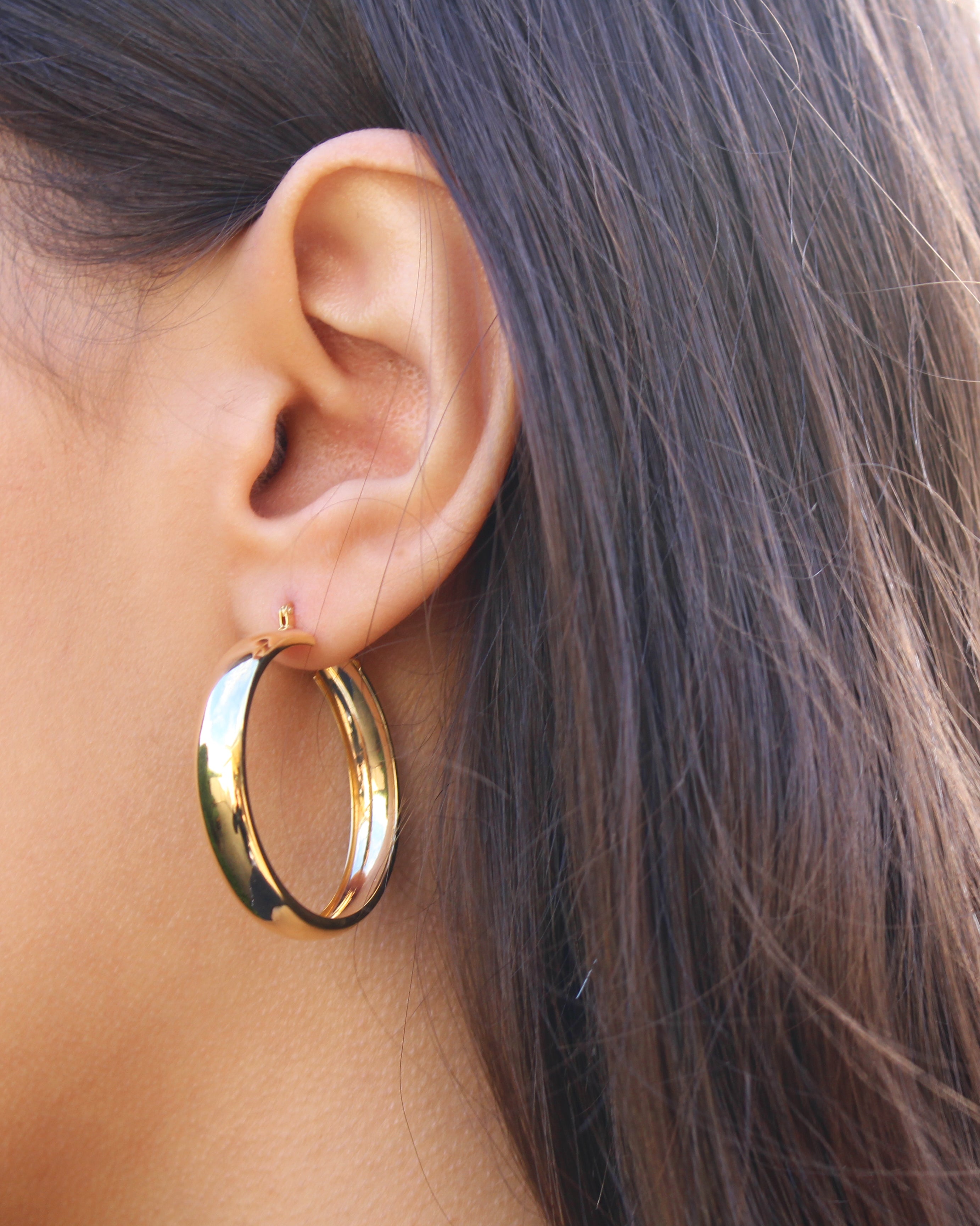 Stunning 30mm 9-carat Yellow Gold-Filled Hoop Earrings for Women's Jewelry Collection