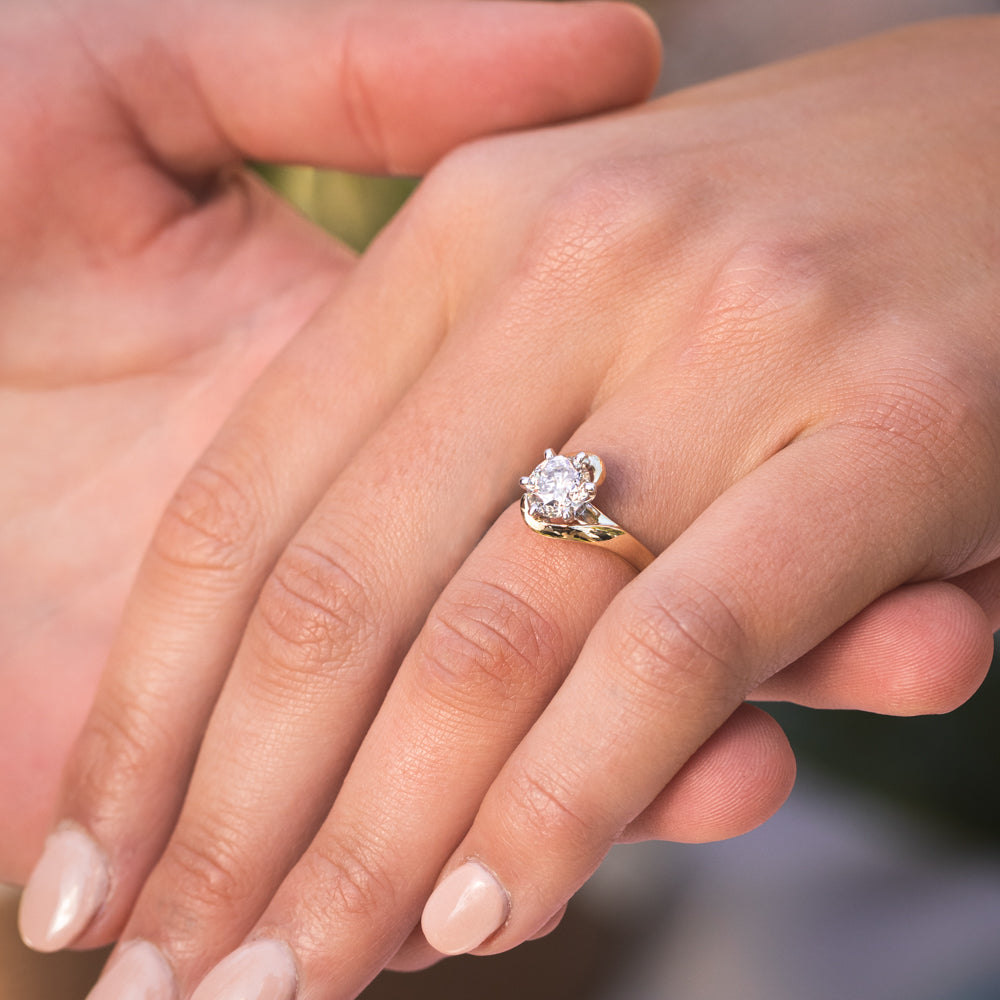 Stunning 18ct Yellow Gold Ring with 1.5 Carat Australian Diamond