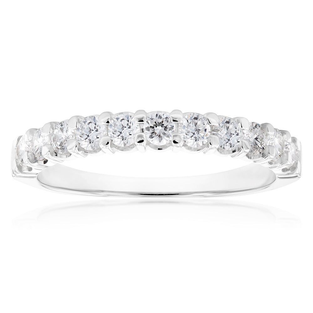 Exquisite 18ct White Gold Ring Embellished with 1/2 Carat Sparkling Diamonds
