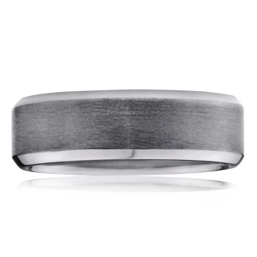 Exquisite 7mm Titanium Ring with Flawless Cut Design