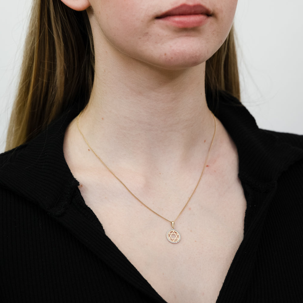 9 Carat Yellow Gold Zirconia-Embellished Star of David Round-Shaped Pendant 9Y