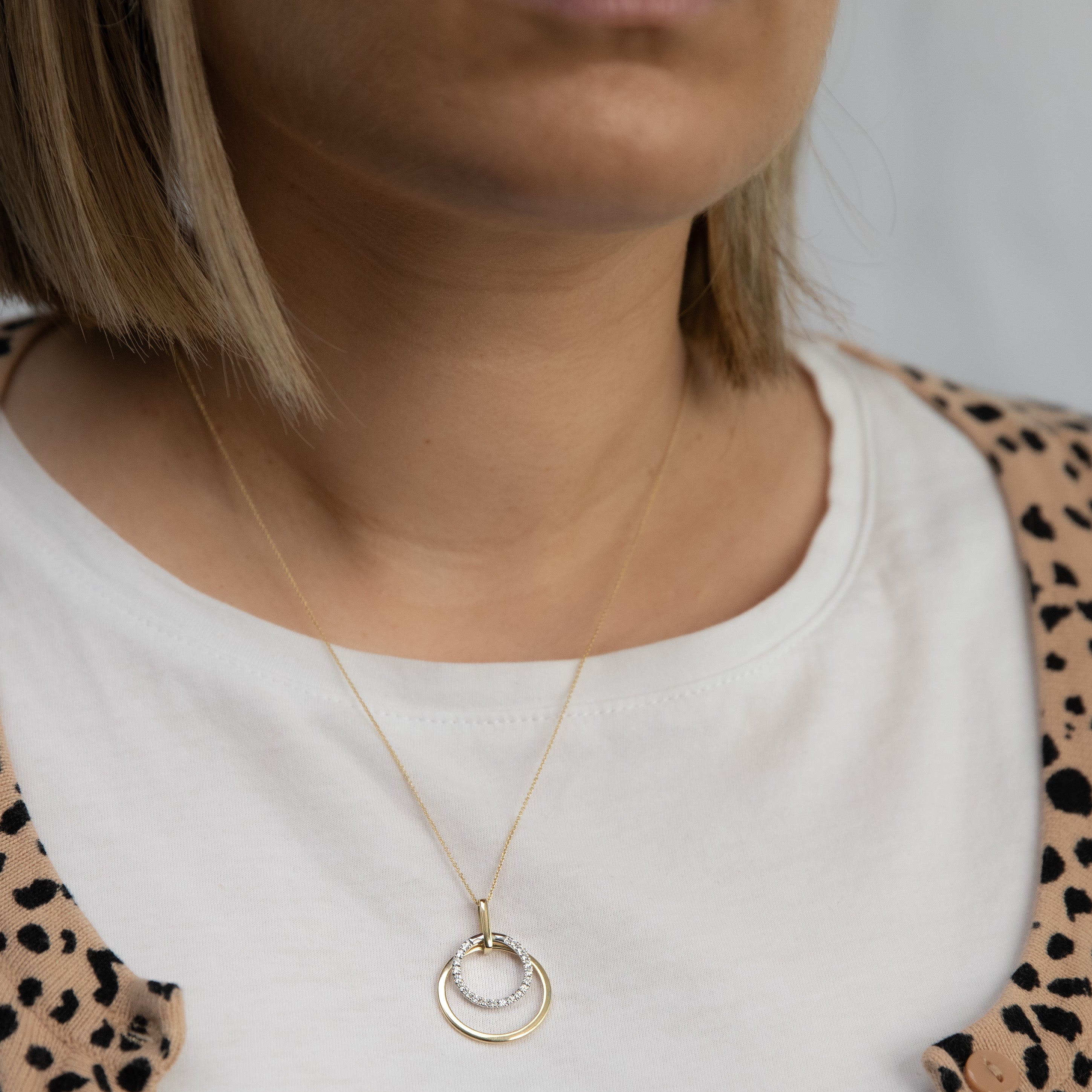 1/5 Carat Flawlessly Cut Diamond Circle Pendant in 9ct Yellow & White Gold with Chain