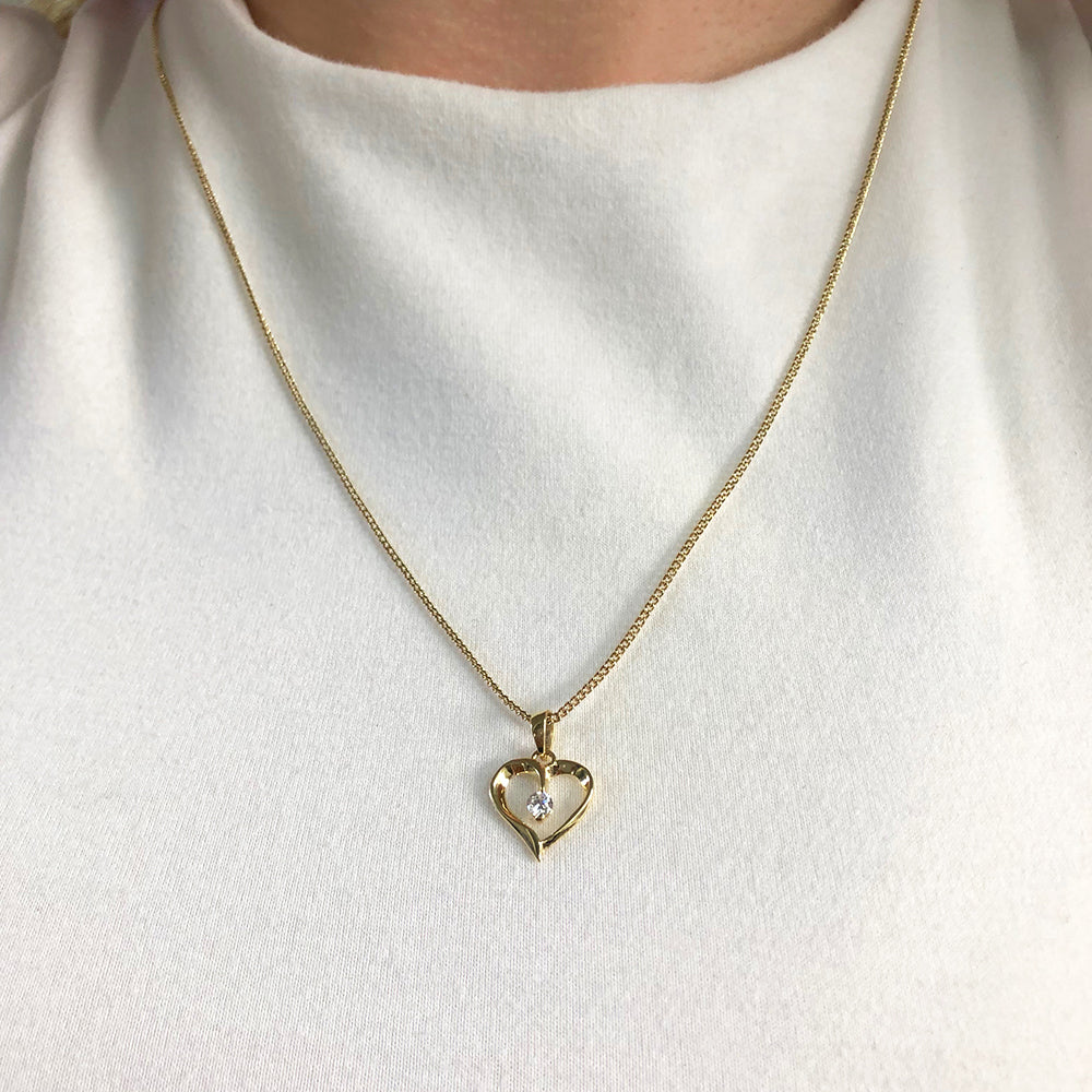 Charming 9ct Yellow Gold Zirconia Heart-Shaped Pendant for a Loving Touch