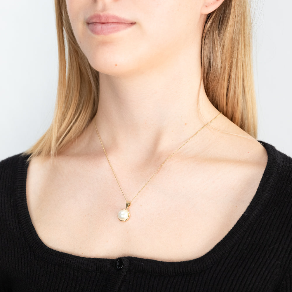 9mm 9ct Yellow Gold Simulated Pearl Pendant with a Classic Look