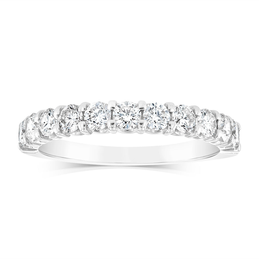 Exquisite 18 Carat White Gold Engagement Ring Adorned with 1 Carat of Brilliantly Cut Claw - Set Diamonds