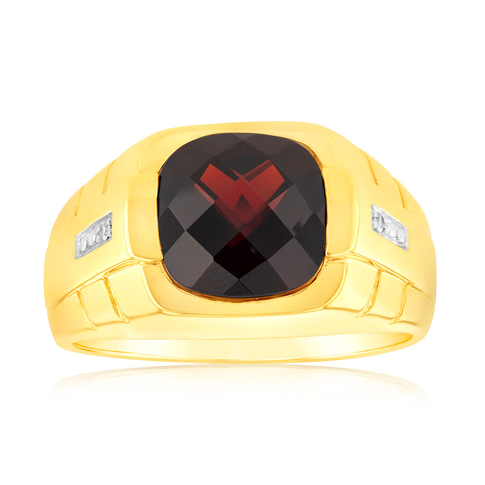 Stylish 9ct Yellow Gold Men's Ring Adorned with One Garnet and a Small Diamond