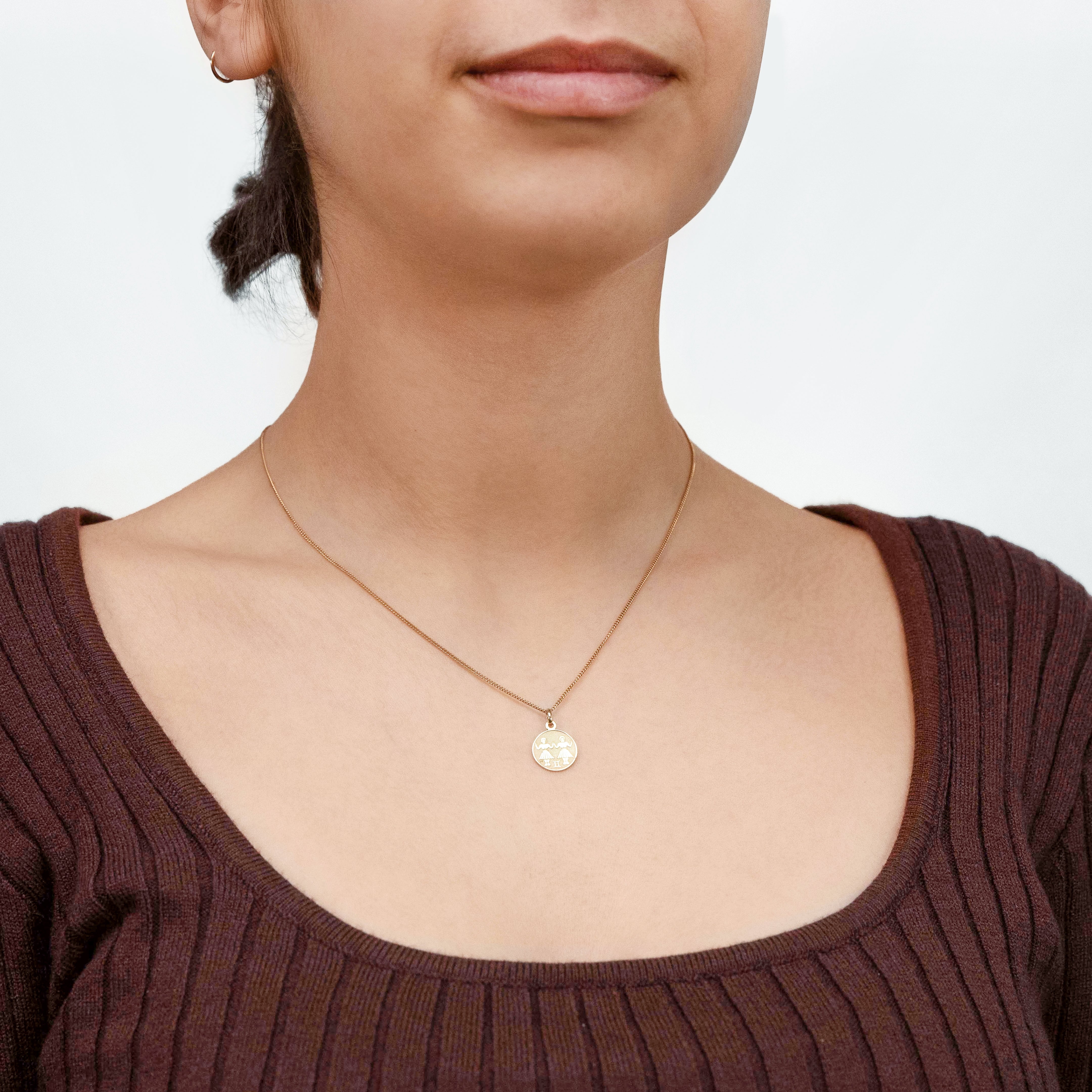 Stylish 9ct Yellow Gold Zodiac Gemini Pendant for Proud Geminis
