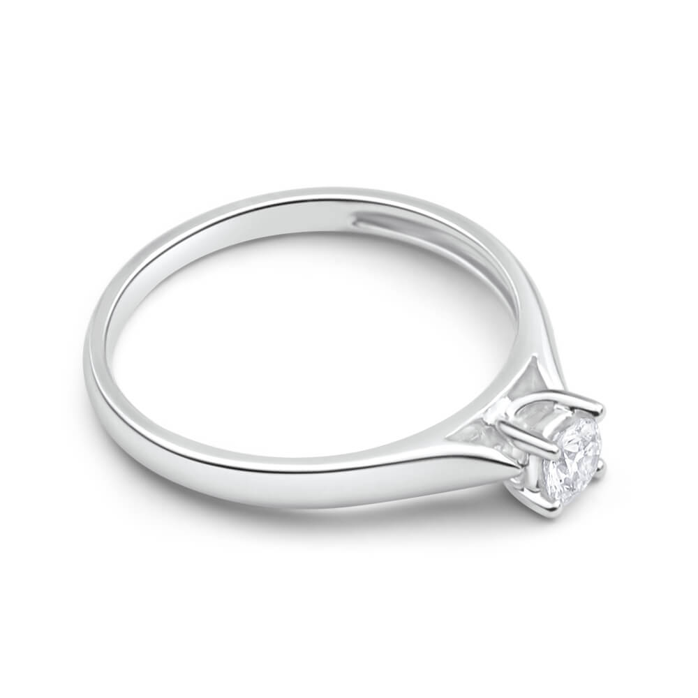 Exquisite 18ct White Gold Single Diamond Ring for Special Occasions