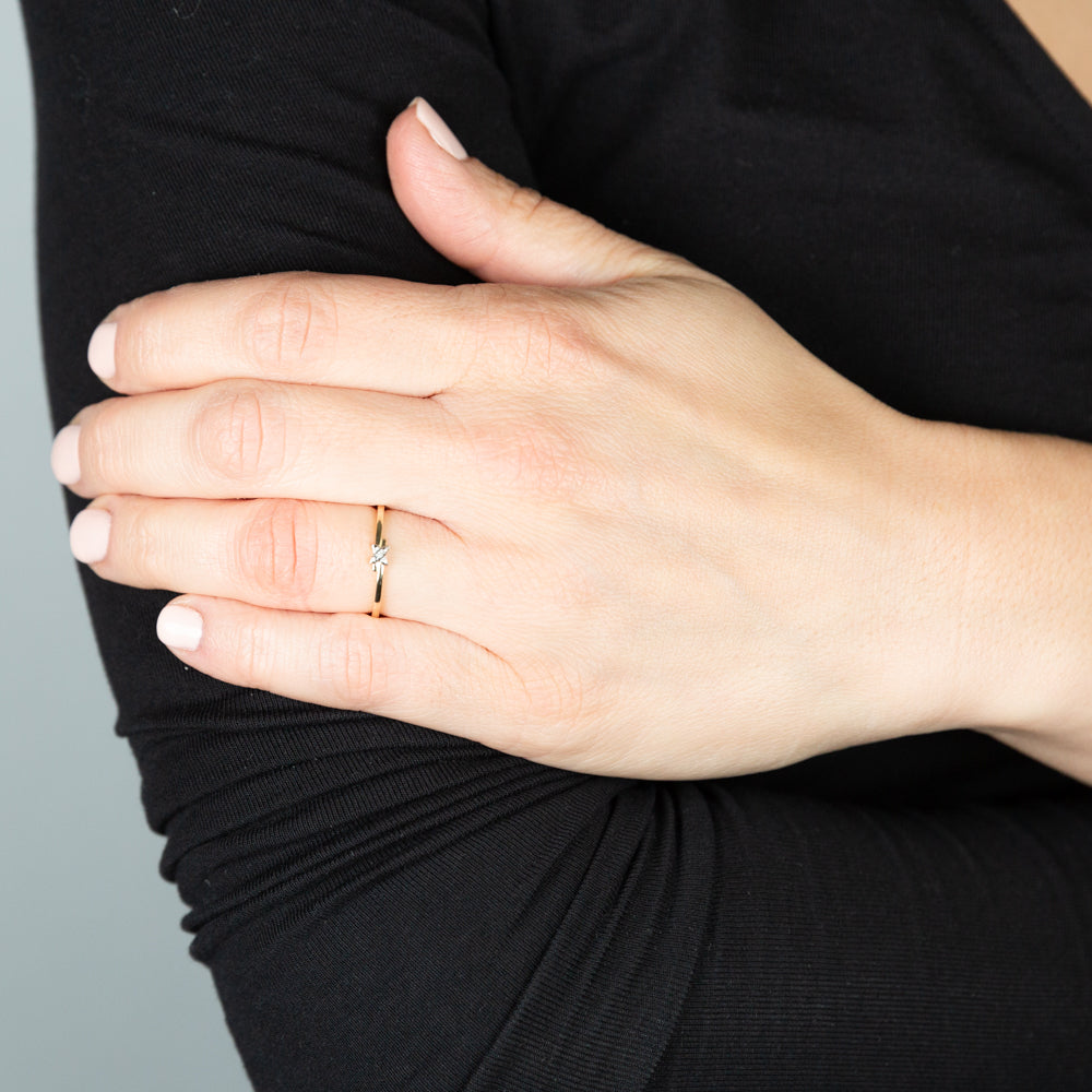 Stunning 9 Carat Yellow Gold Ring Adorned with 2 Exquisitely Brilliant Cut Diamonds