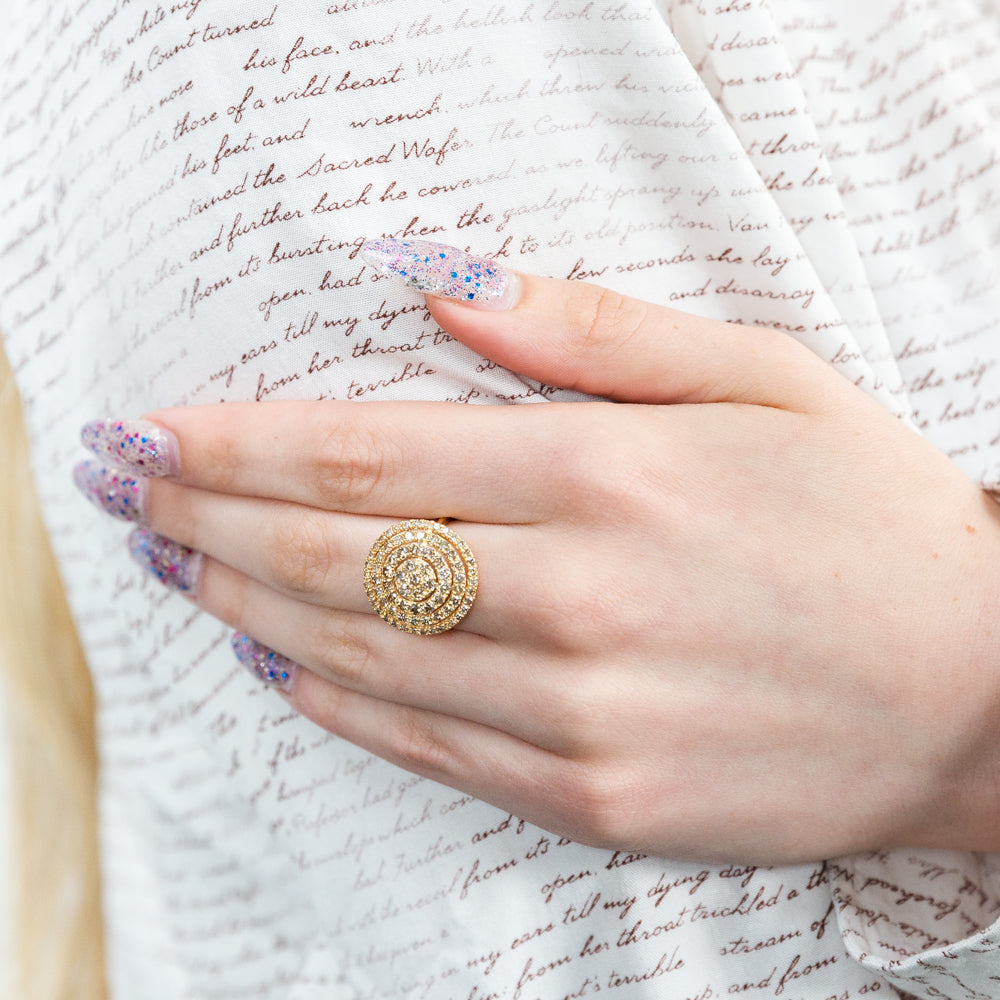 Exquisite 18-carat Yellow Gold Cluster Ring Featuring 2 Carats of Round-shaped Diamonds