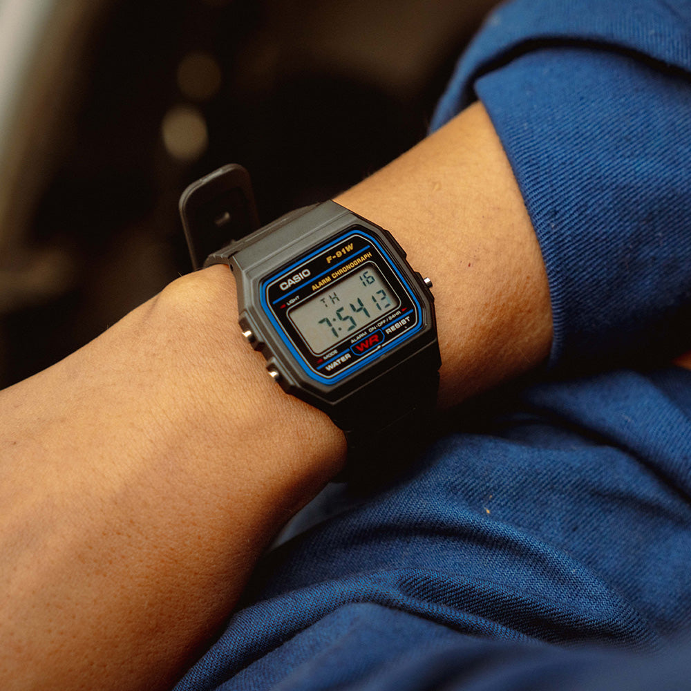 Casio F91W-1 Digital Watch: Sleek Black, Durable & Lightweight