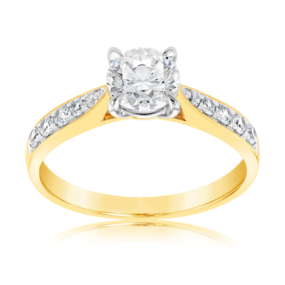Stunning 9ct Yellow Gold Ring with White Cubic Zirconia Embellishments