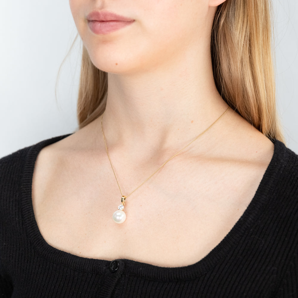 Stunning 9ct Yellow Gold Pendant with Cubic Zirconia and 12mm Simulated Pearl