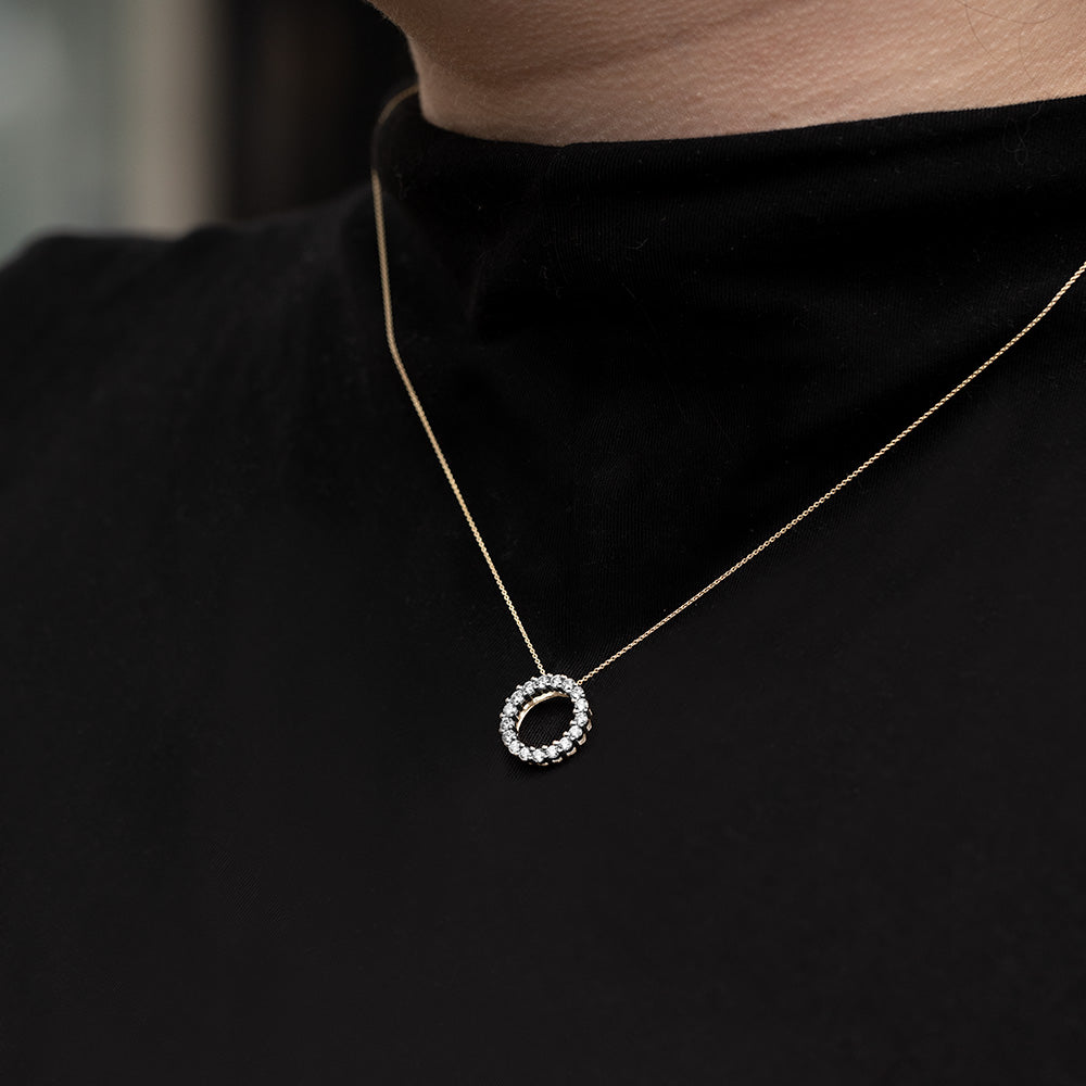 Exquisite 9ct Yellow Gold Flawless-Cut Diamond Circle Of Life Pendant Set With a Matching Chain (Total Diamond Weight: 1/2 Carat)
