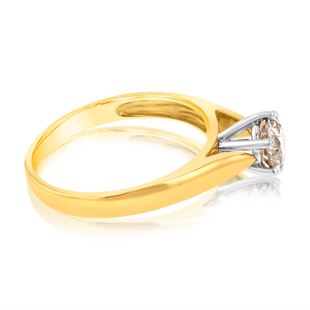 Exquisite 18 Carat Yellow Gold Ring Featuring a 1 Carat Australian Diamond Solitaire for Timeless Elegance