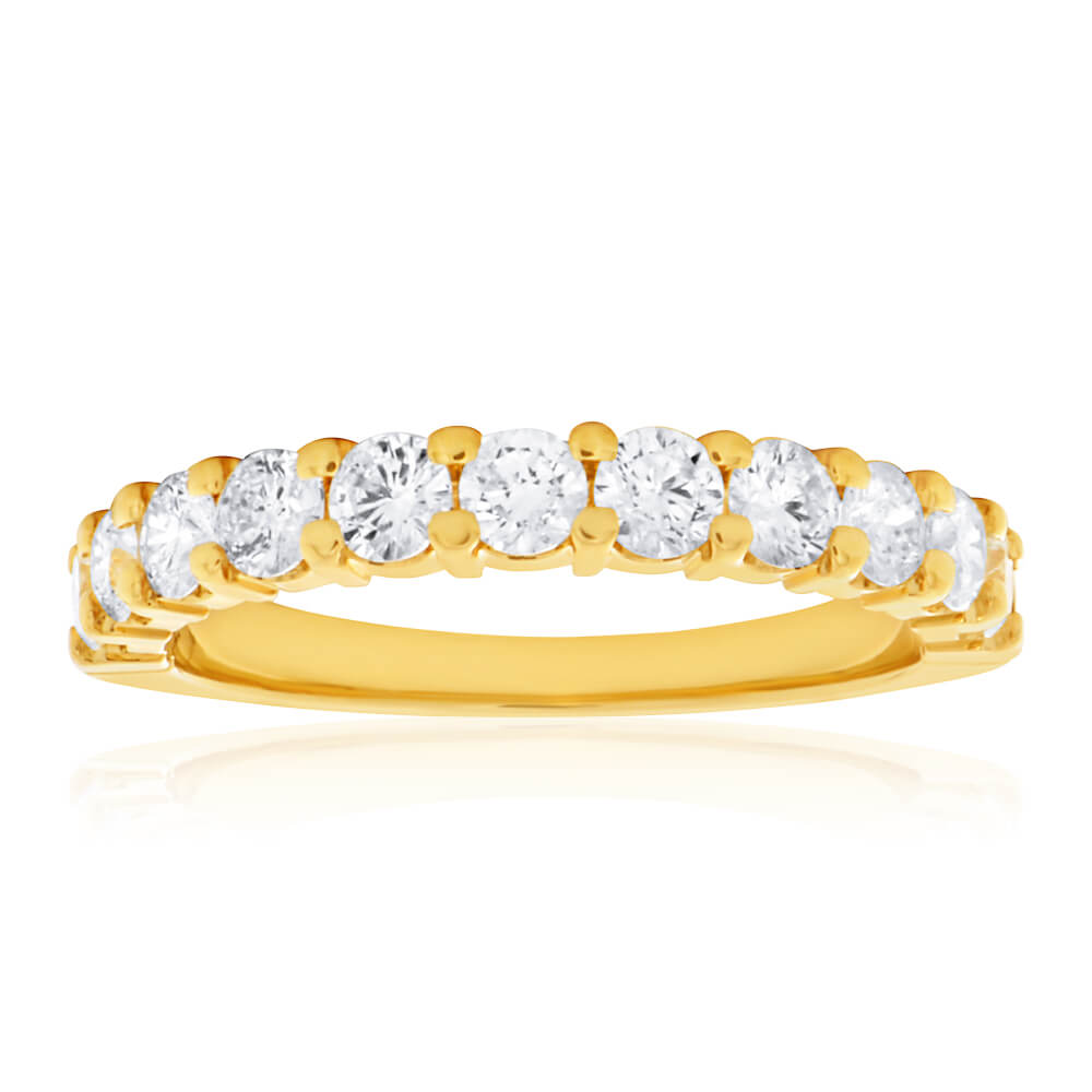 Luxurious 18ct Yellow Gold Ring Set with 10 Brilliant Cut Diamonds Totaling 1 Carat