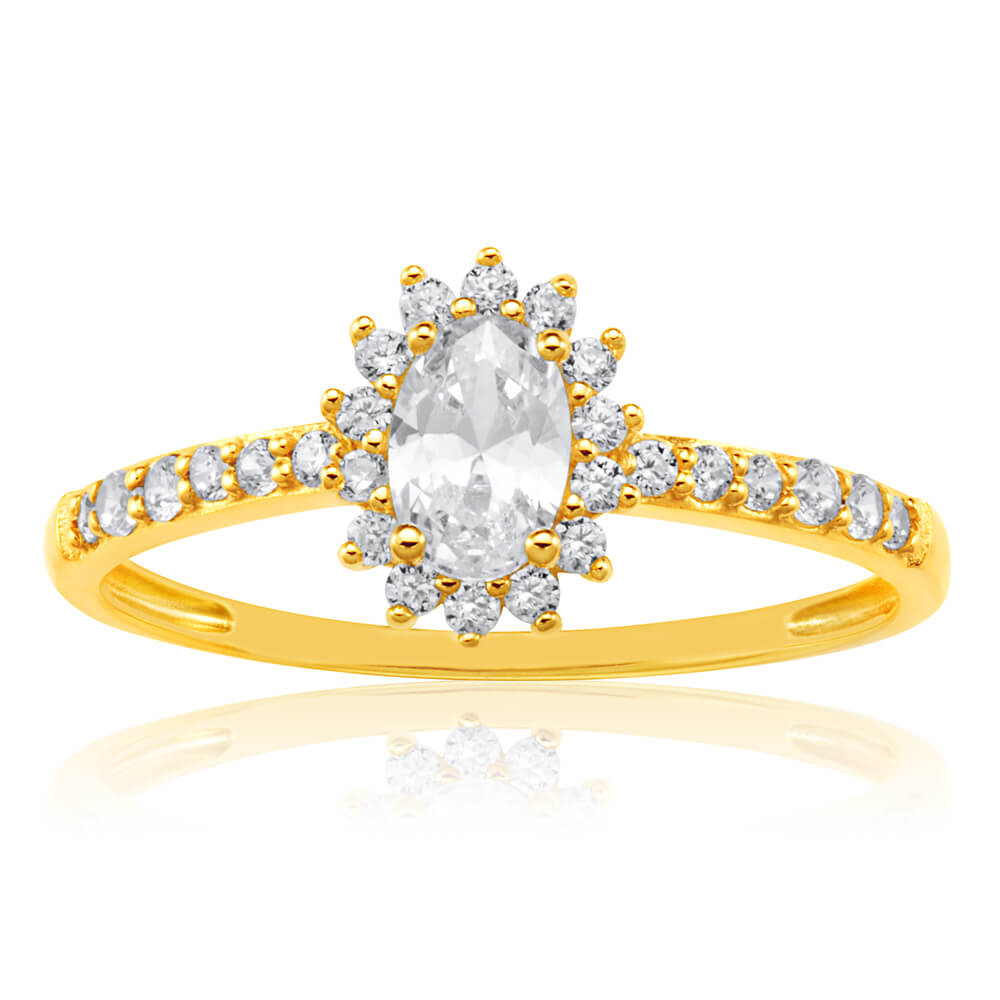 Stunning 9ct Yellow Gold Ring with a Zirconia Cluster