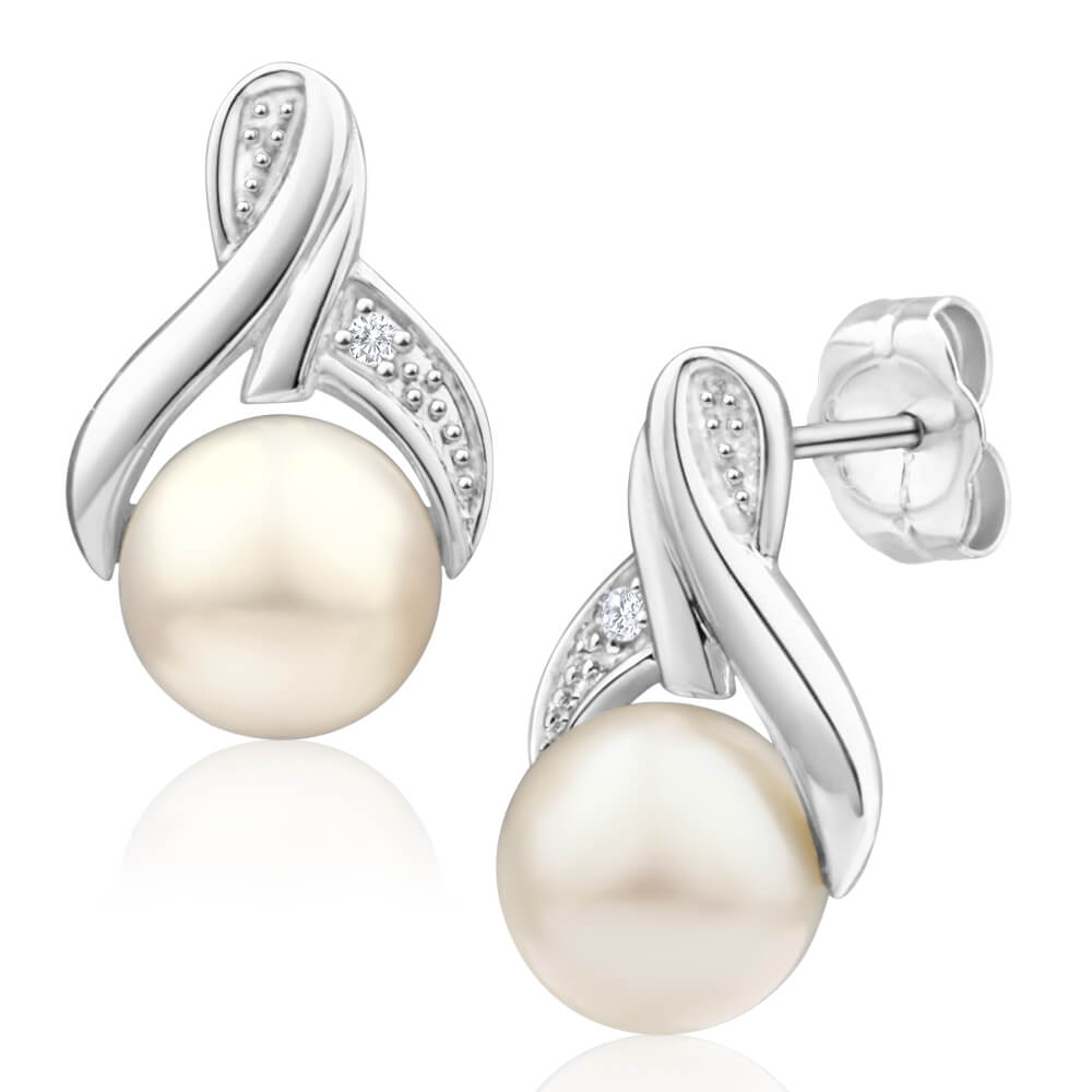 Stunning 9ct White Gold Stud Earrings Featuring Freshwater Pearls and Round Cut Diamonds