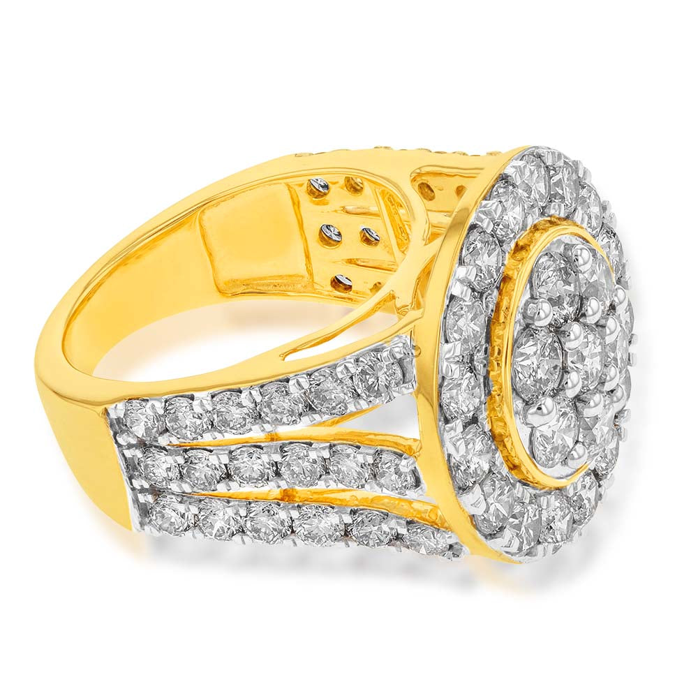 Gorgeous 9ct Yellow Gold 4-Carat Round Cluster Diamond Ring