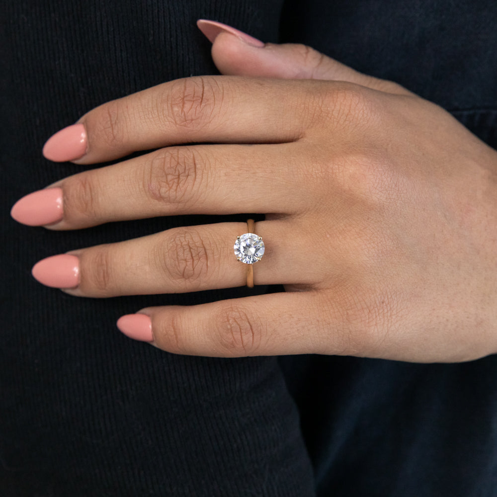 Stunning 9 Carat Yellow Gold Solitaire Ring with 8mm Brilliant Cut Zirconia Gemstone