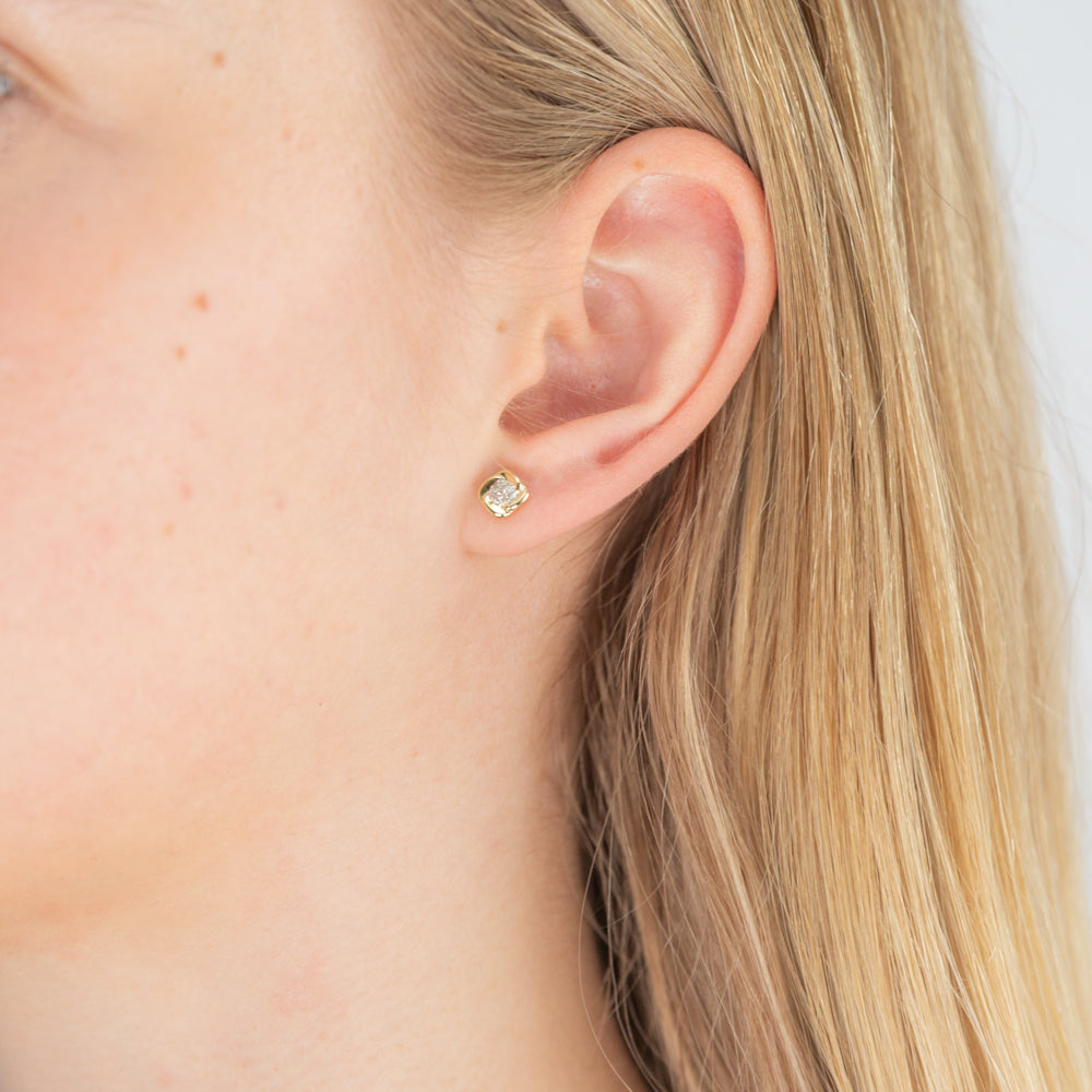 Stunning 9ct Yellow Gold Diamond Cluster Earrings for Any Occasion