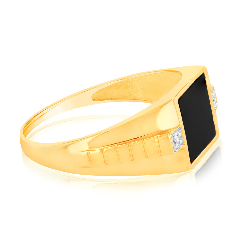 Exquisite 9ct Yellow Gold Ring with One Black Agate and Two Sparkling Diamonds