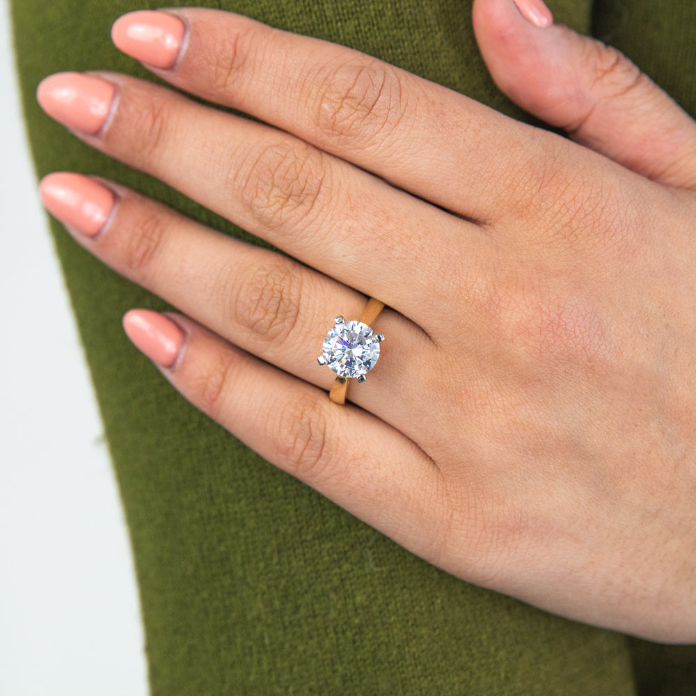 Exquisite 9ct Yellow Gold 3.00ct Diamond Equivalent 9.5mm Zirconia Solitaire Engagement Ring