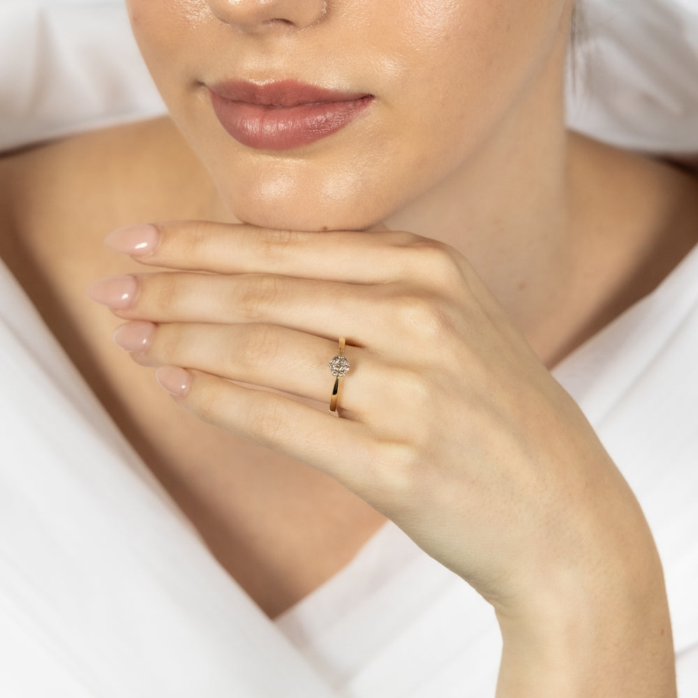Exquisite 9ct Yellow Gold Ring with 1/5 Carat Diamonds in a Beautiful Flower Shape