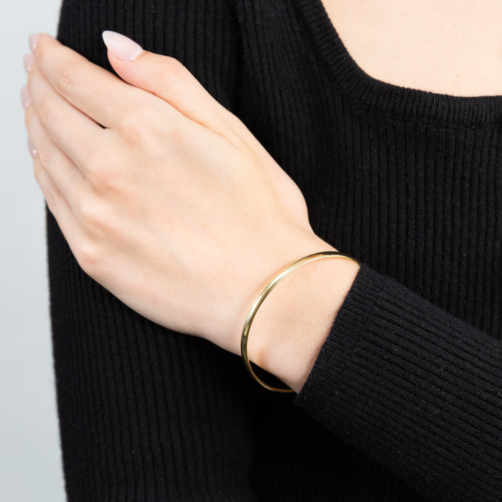 Stylish 9ct Yellow Gold Comfort-Fit 3.8mm Wide and 60mm Internal Diameter Bangle Jewelry