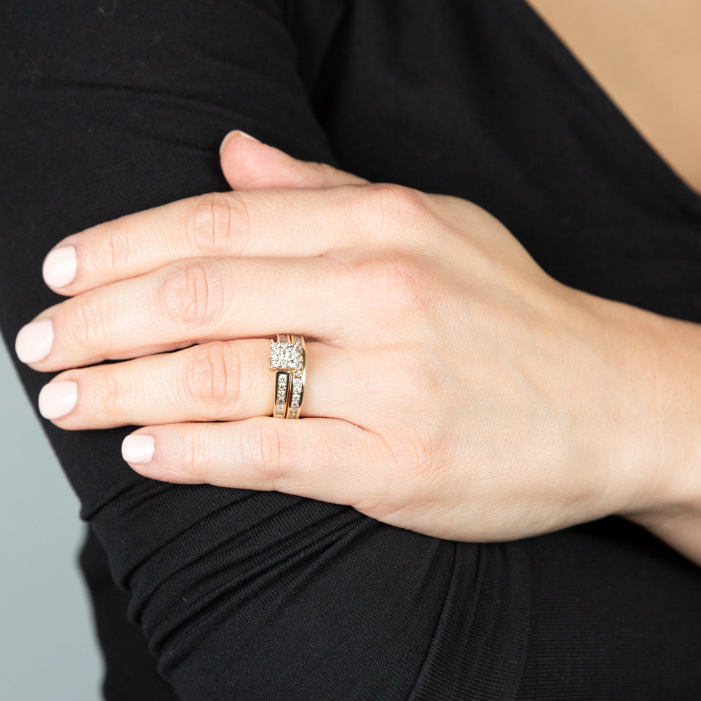 Elegant 9ct Yellow Gold 1-Carat Diamond Halo Bridal Ring Set