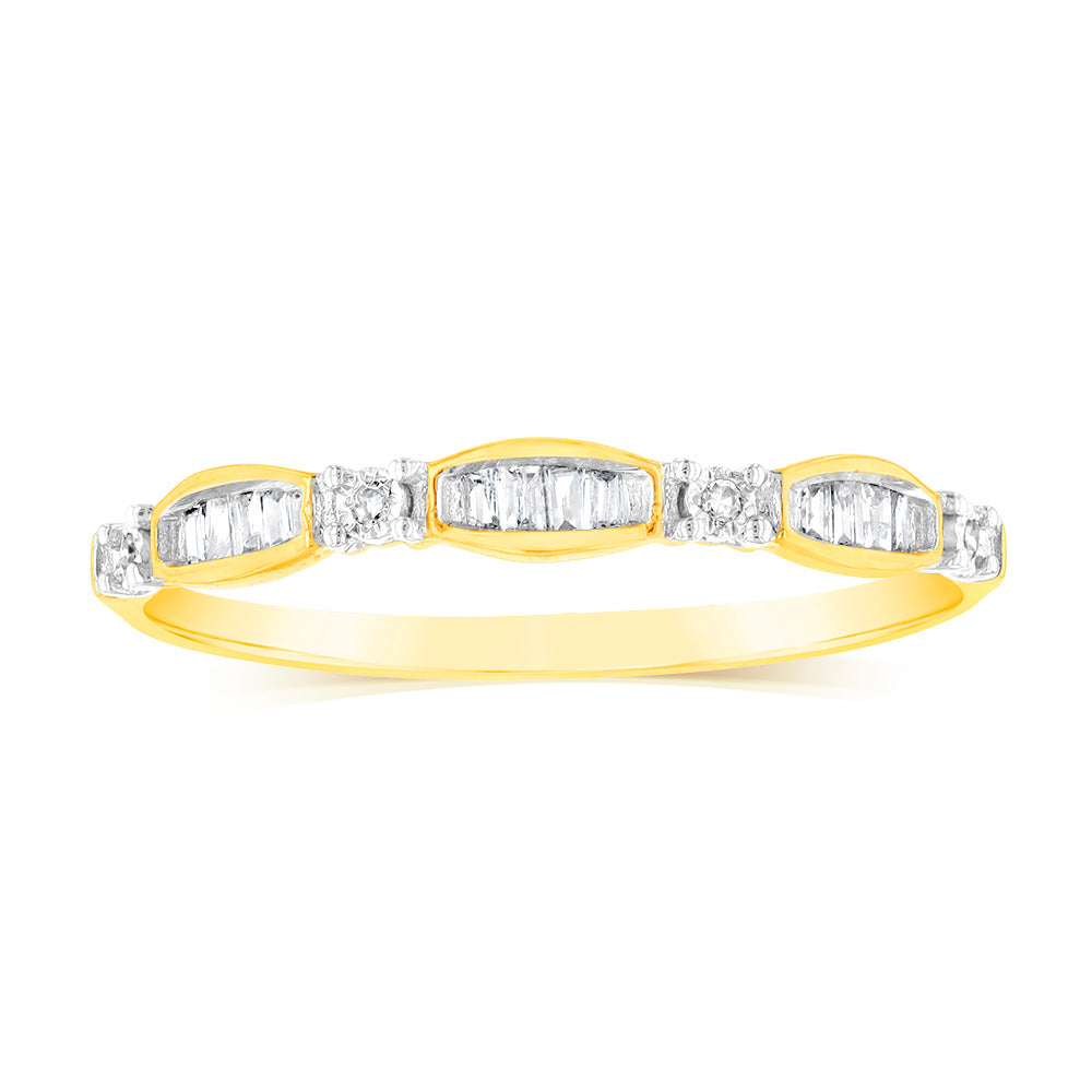 Stunning 10-Carat Yellow Gold Diamond Engagement Ring