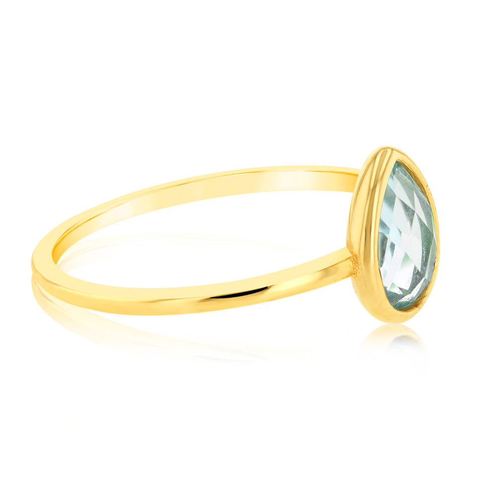 Exquisite 9 Carat Yellow Gold Solitaire Ring with Natural Blue Topaz Gemstone