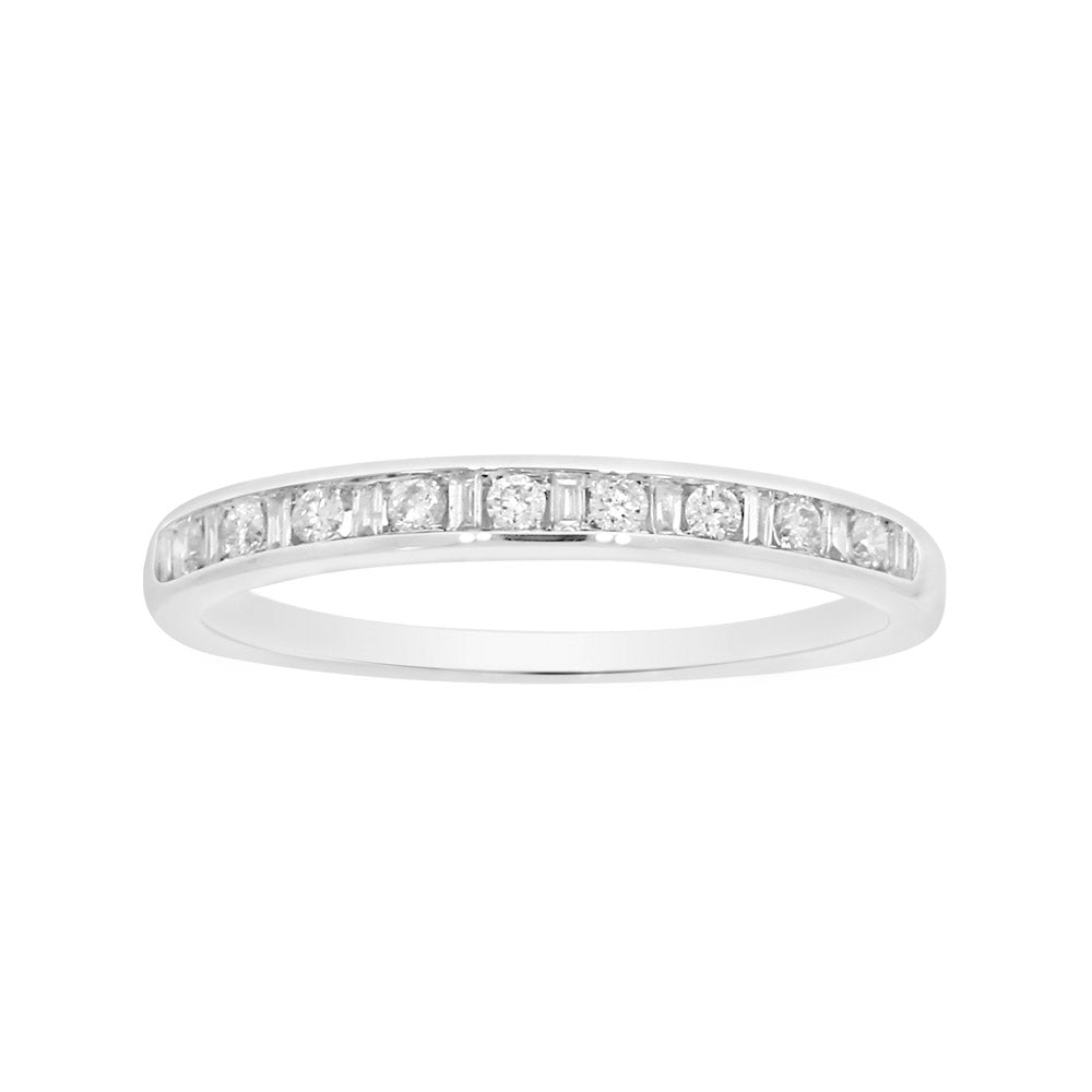 Exquisite 9ct White Gold Engagement Ring Adorned with a Quarter - Carat of 9 Sparkling Brilliant Diamonds and 10 Elegant Baguette Diamonds