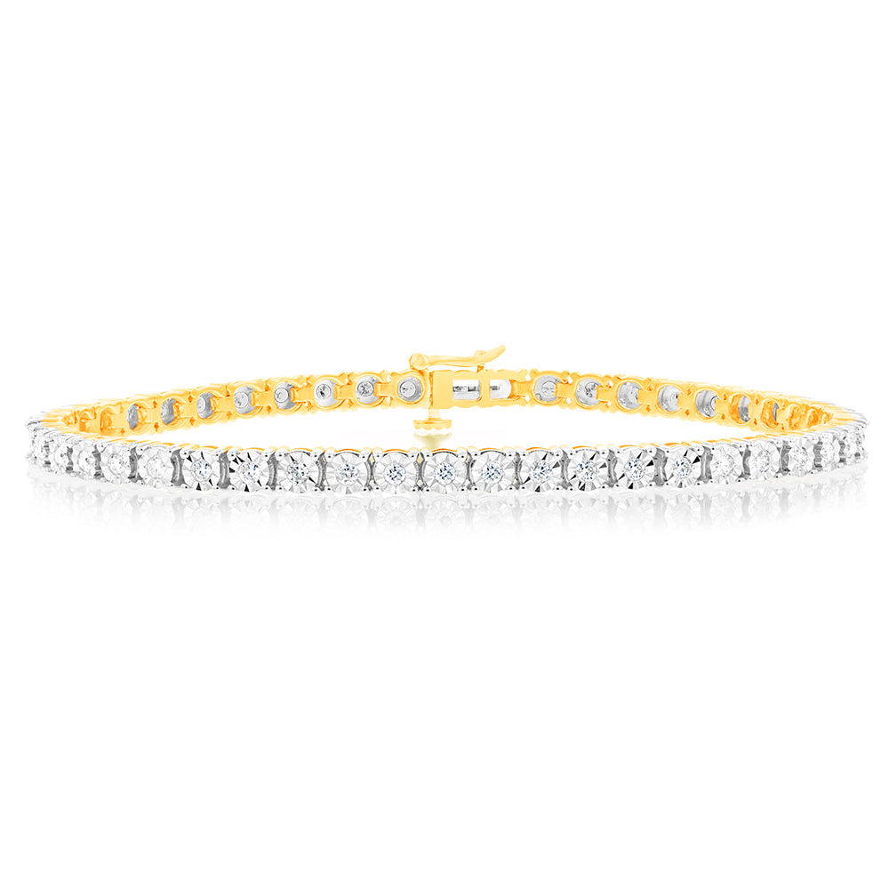 Exquisite 1 Carat Diamond Tennis Bracelet Crafted in 9 Carat Yellow Gold
