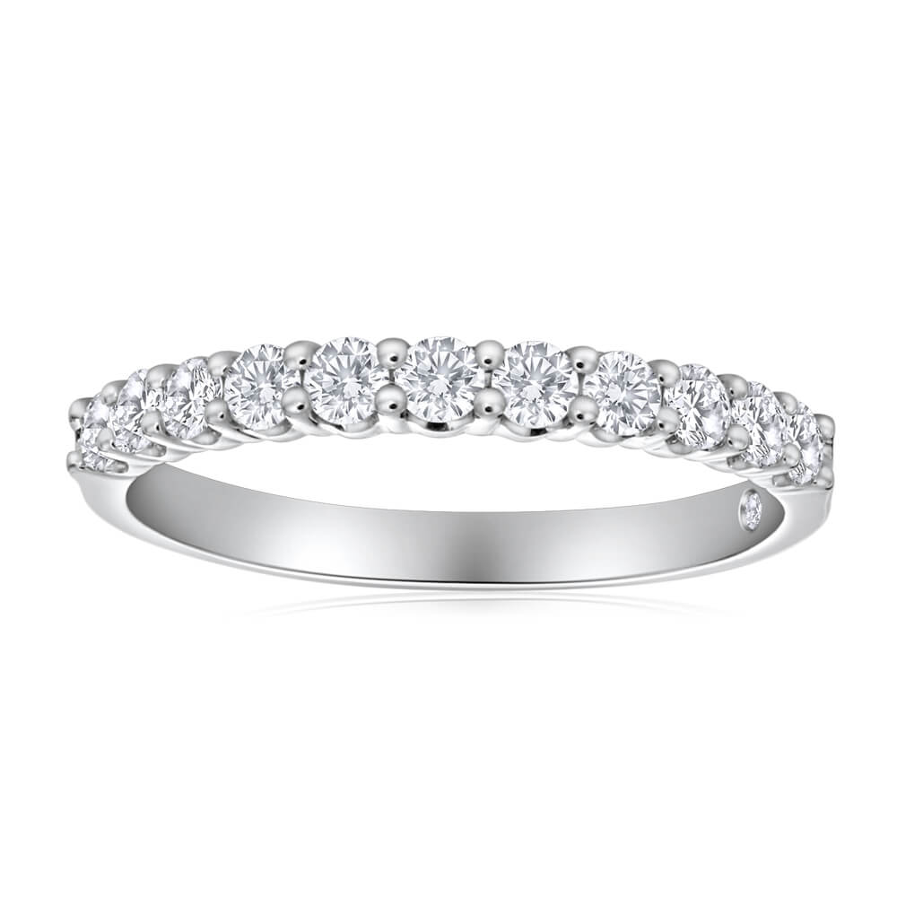 Exquisite 1/2 Carat Flawlessly Cut 18ct White Gold Diamond Ring for Bridal Use