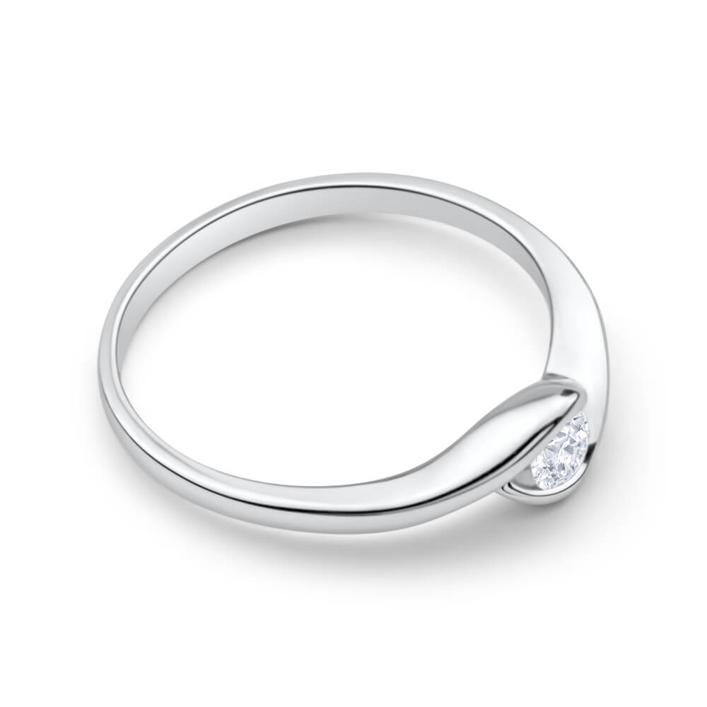 Stunning 9ct White Gold Single-Stone Solitaire Ring Featuring a 0.15 Carat Diamond