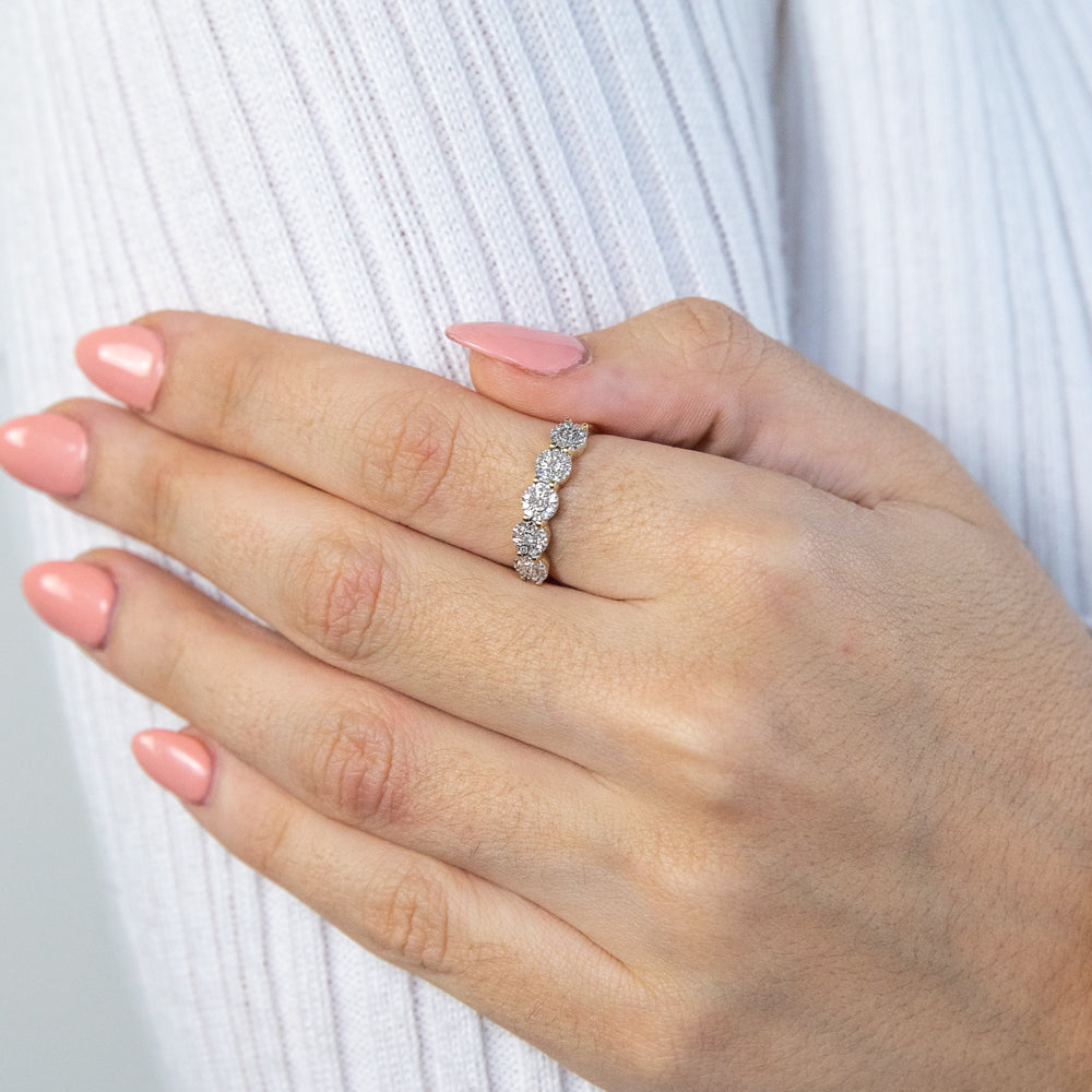 Stunning 9ct Yellow Gold Ring with 20 Points Brilliant Cut Diamonds and 2-Carat Visual Effect